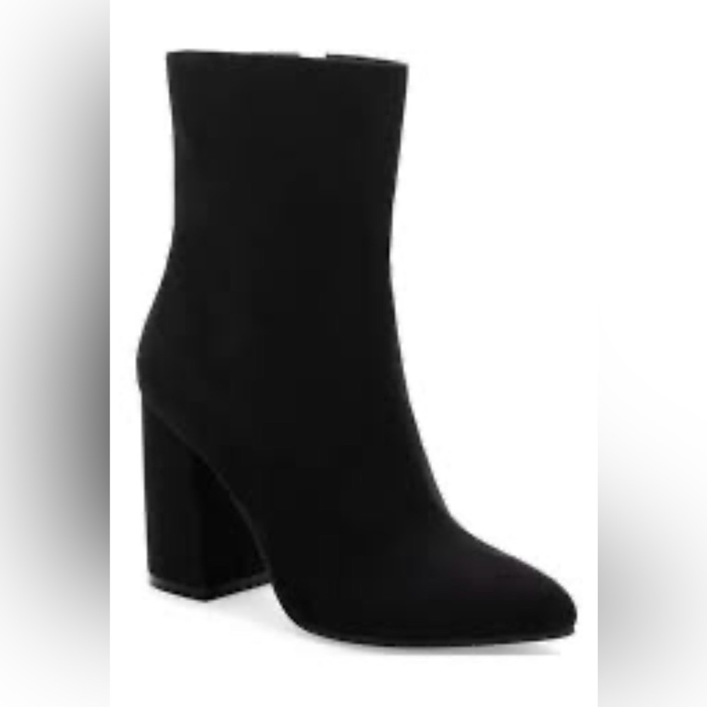 Crown & Ivy  women’s elegant Black Heeled Boots size 6